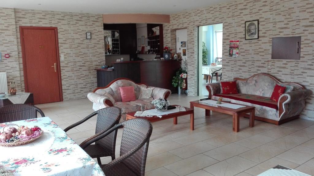 Familia Hotel Loutra Volvis Екстер'єр фото